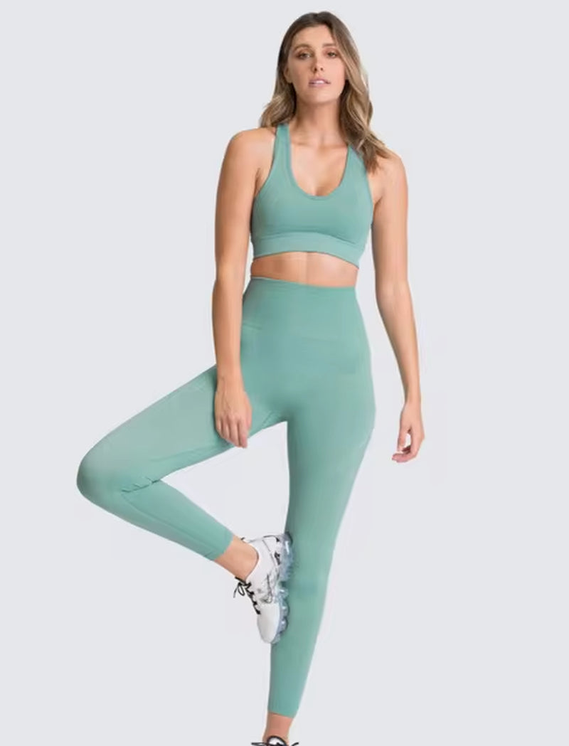 Transformez votre entraînement avec notre ensemble d'entraînement 2 pièces sans couture Hyperflex pour femmes - Haut court élégant et leggings taille haute pour des performances ultimes !